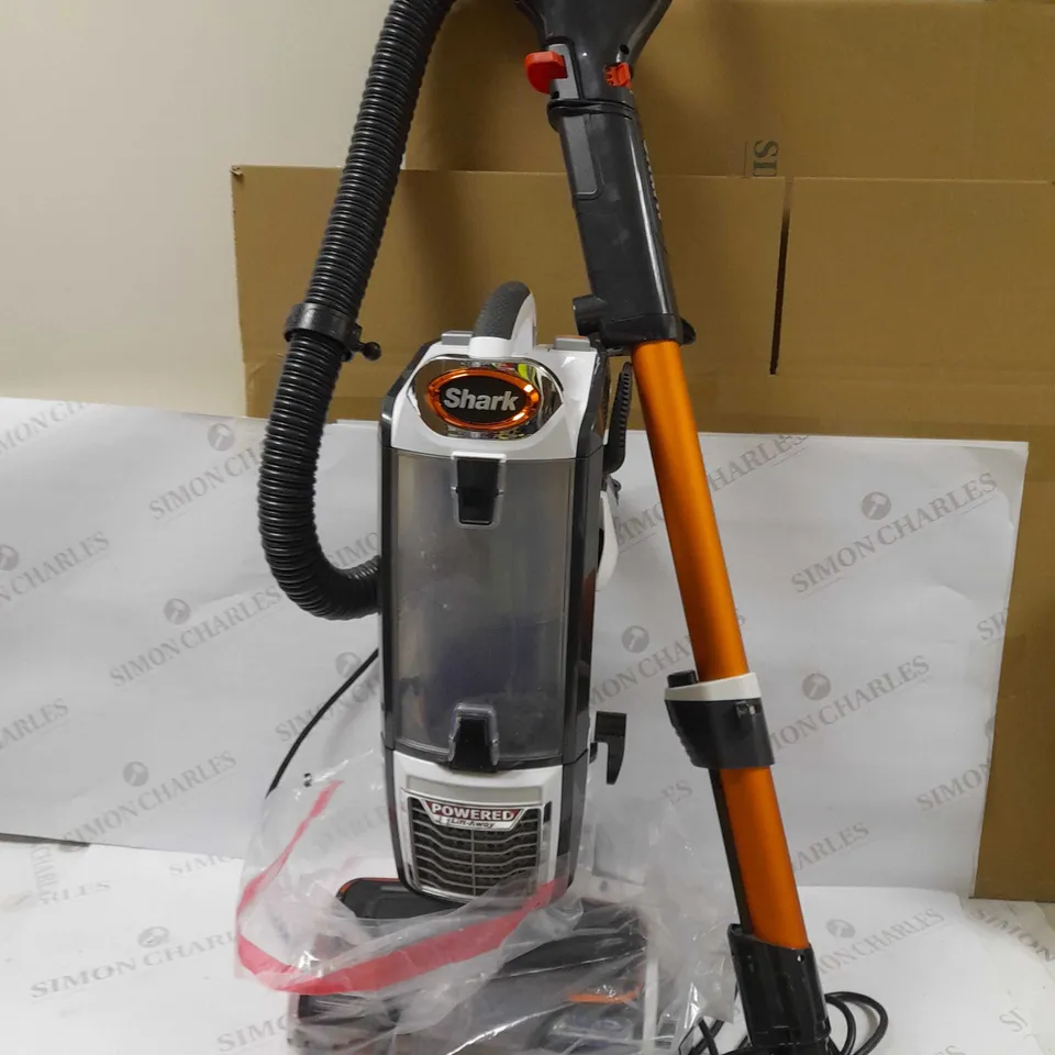 SHARK UPRIGHT VACUUM CLEANER
