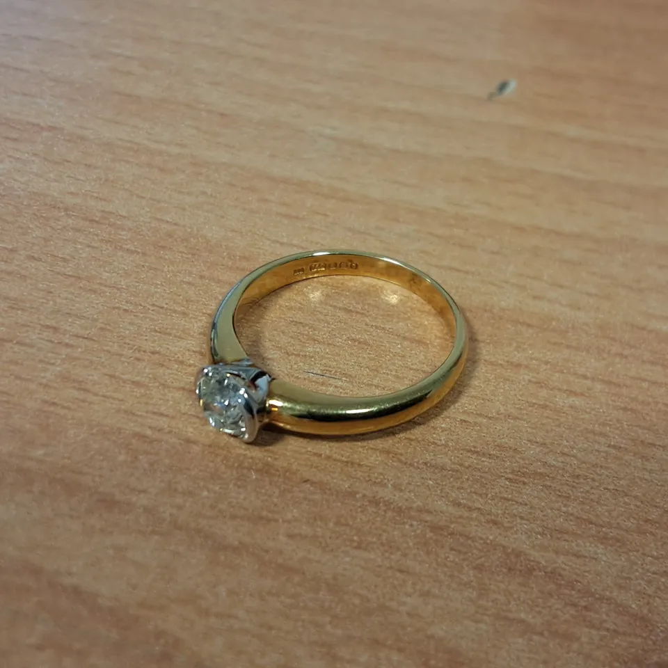 18CT YELLOW GOLD GENTS RING SET WITH NATURAL DIAMOND WEIGHING +-0.73CT