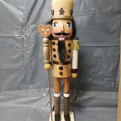 50CM NATURAL NUTRCRACKER
