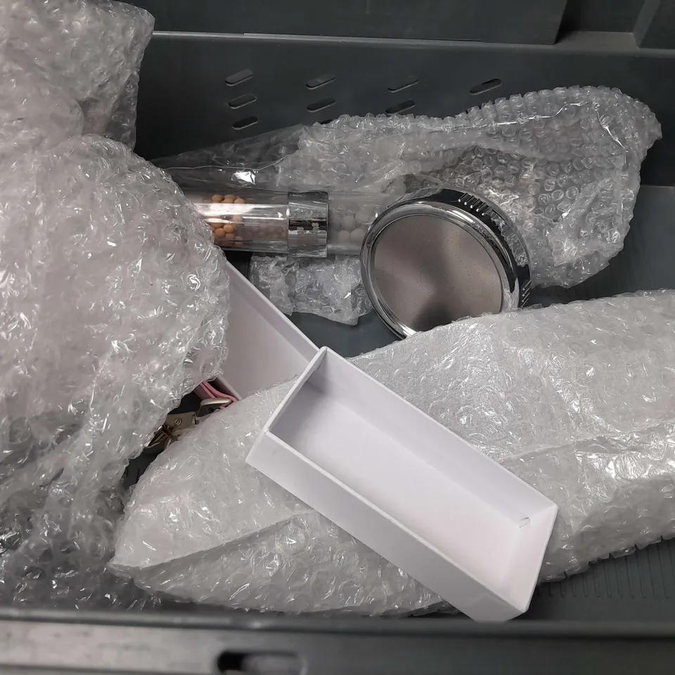BOX OF APPROXIMATELY 6 ASSORTED ITEMS TO INCLUDE - PRODUKT THROTHER , SHOWER HEAD , G TECH SCENTED CARTRIDGES ETC