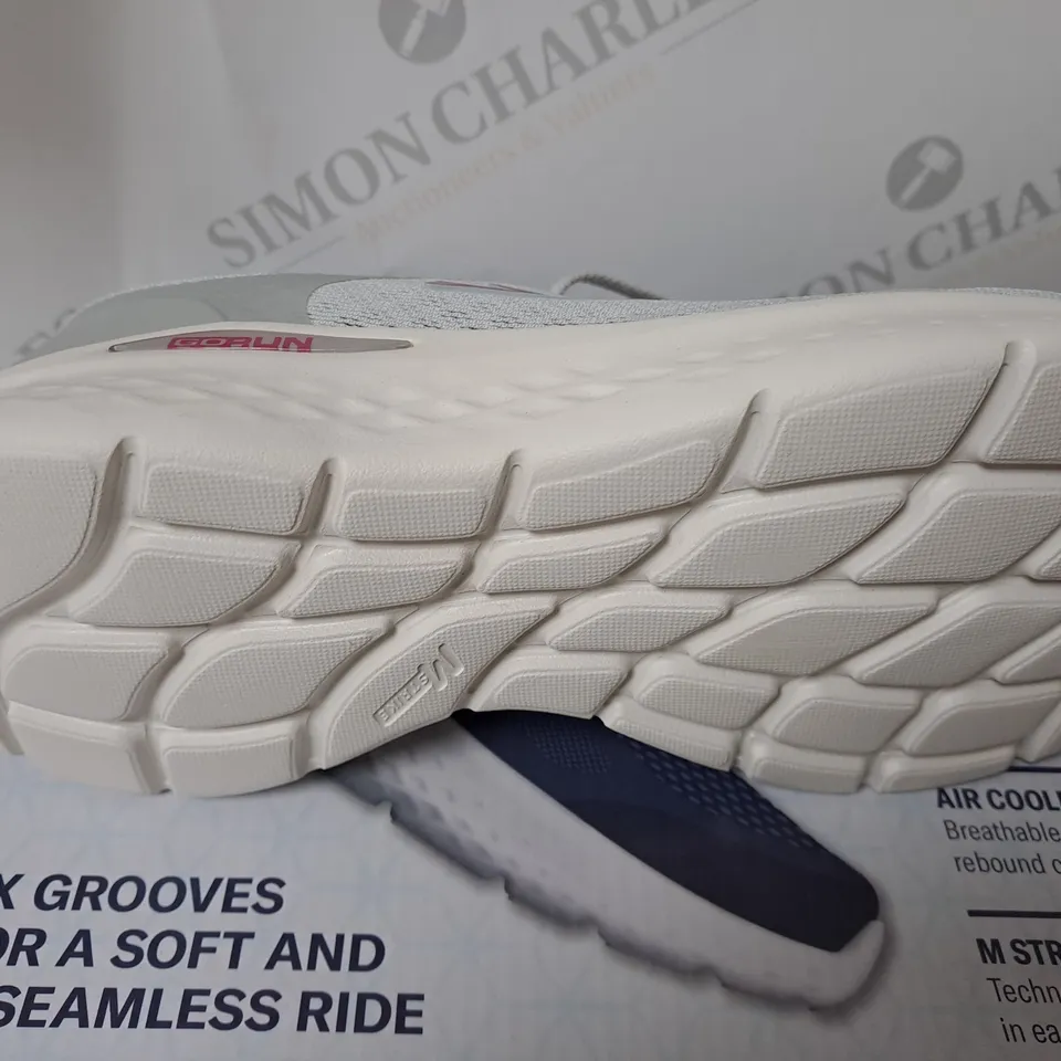 BOXED SKETCHERS GO RUN LITE IN GREY AND PINK SIZE 9 