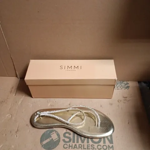 SIMMI LONDON SILVER THONG SANDALS –  SIZE UK 6