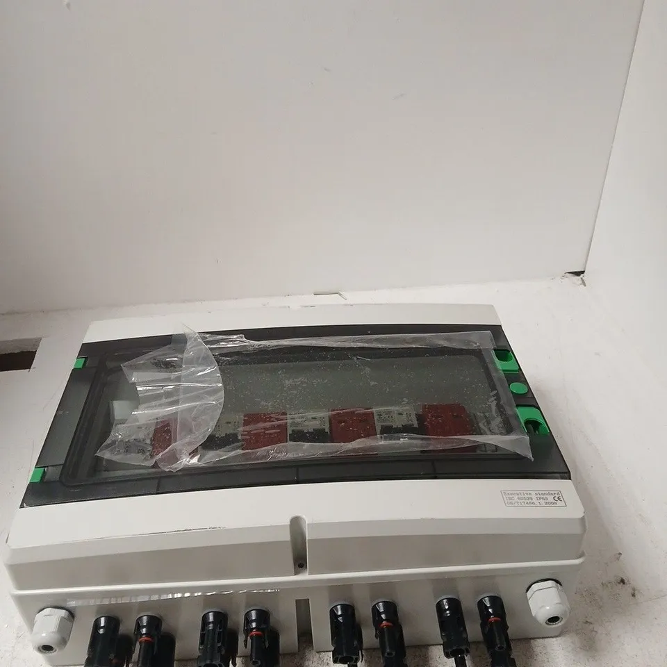 4 STRING SOLAR PV COMBINER BOX 4 IN 4 OUT