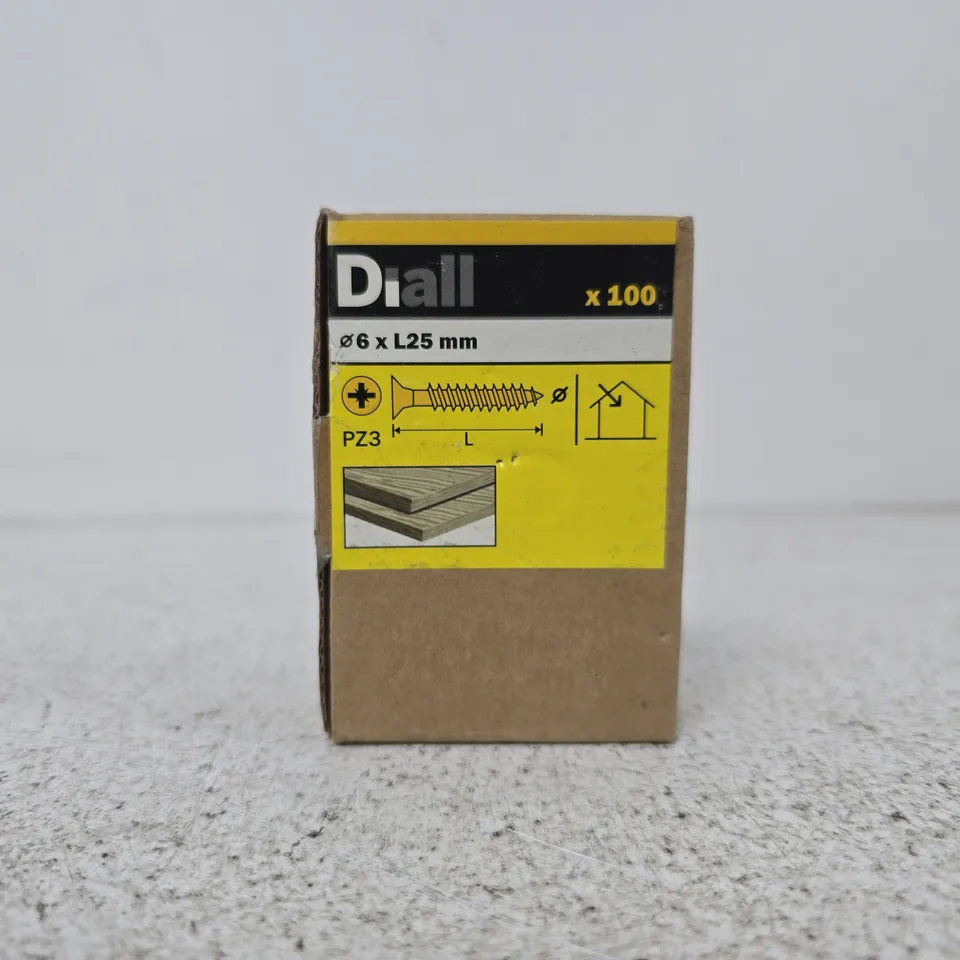 APPROXIMATELY 10 ASSORTED HOUSEHOLD ITEMS TO INCLUDE VARIOUS SCREWS AND BOLTS, ETC