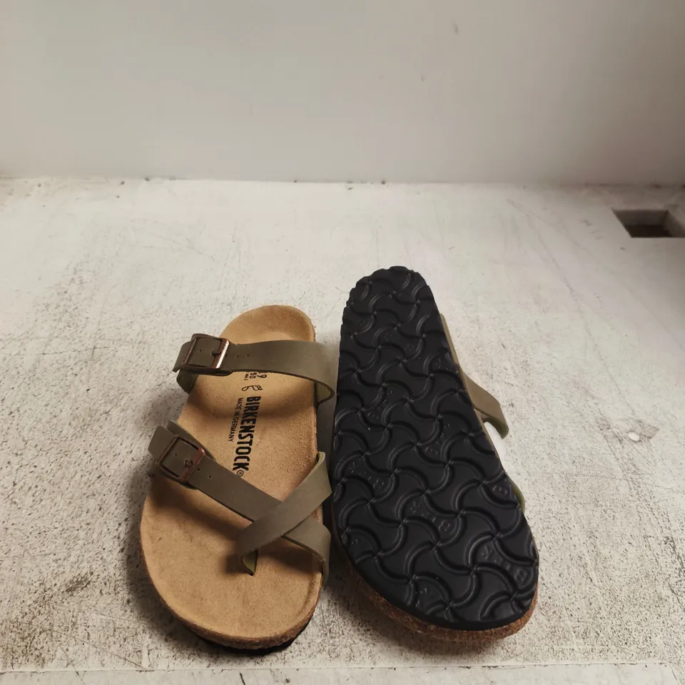 BIRKENSTOCK ARIZONA SANDALS – OLIVE GREEN, UK SIZE 6 (EU 39)