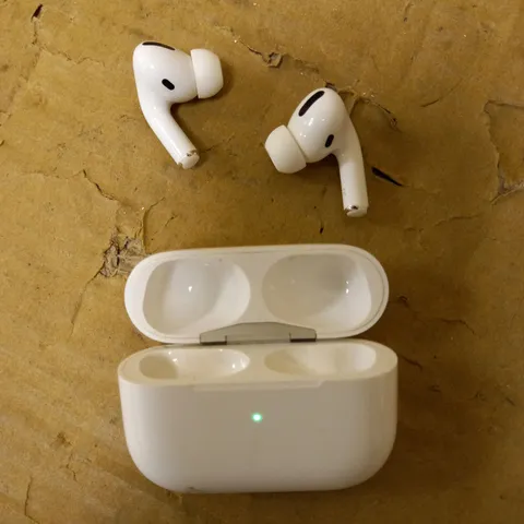 APPLE AIRPODS PRO