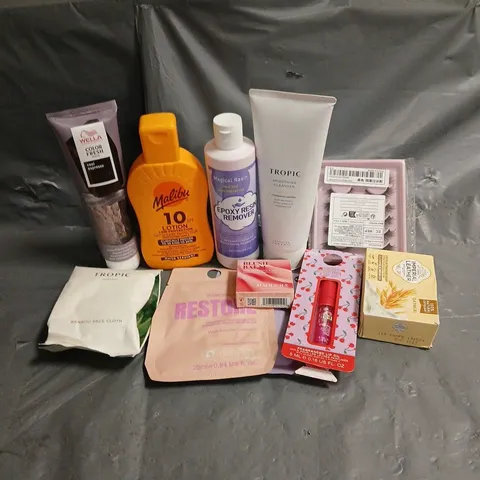 APPROXIMATELY 20 ASSORTED HEALTH & BEAUTY PRODUCTS TO MORPHE BLUSH BALM, TROPIC SMOOTHING CLEANSER, WELLA COLOUR FRESH MASK, ETC