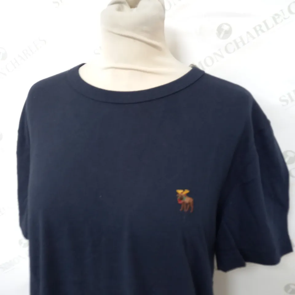 ABERCROMBIE AND FITCH LOGO T-SHIRT SIZE M