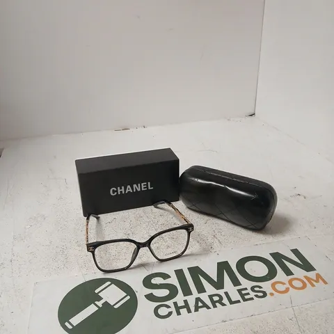 CHANEL EYEGLASSES β BLACK FRAME WITH CASE