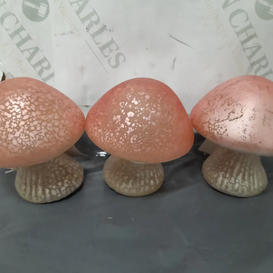 3 LISA ANGEL SMALL GLASS PINK MUSHROOM LIGHTS