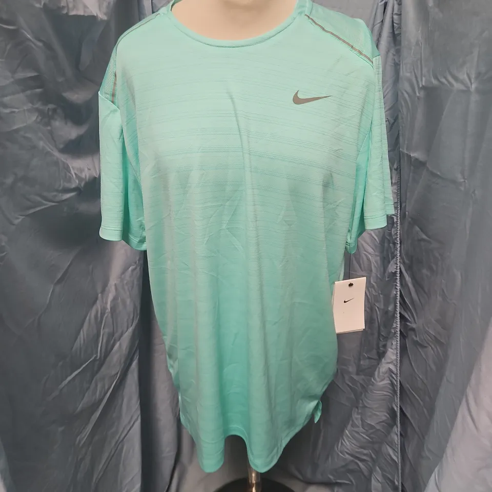 NIKE RUNNING DRI-FIT MILER T-SHIRT IN GREEN - L