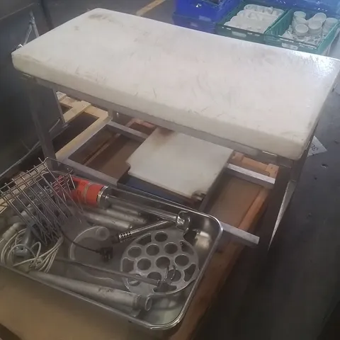ASSORTED CATERING ITEMS TO INCLUDE; CHOPPING TABLE, CHOPPING BOARDS ETC