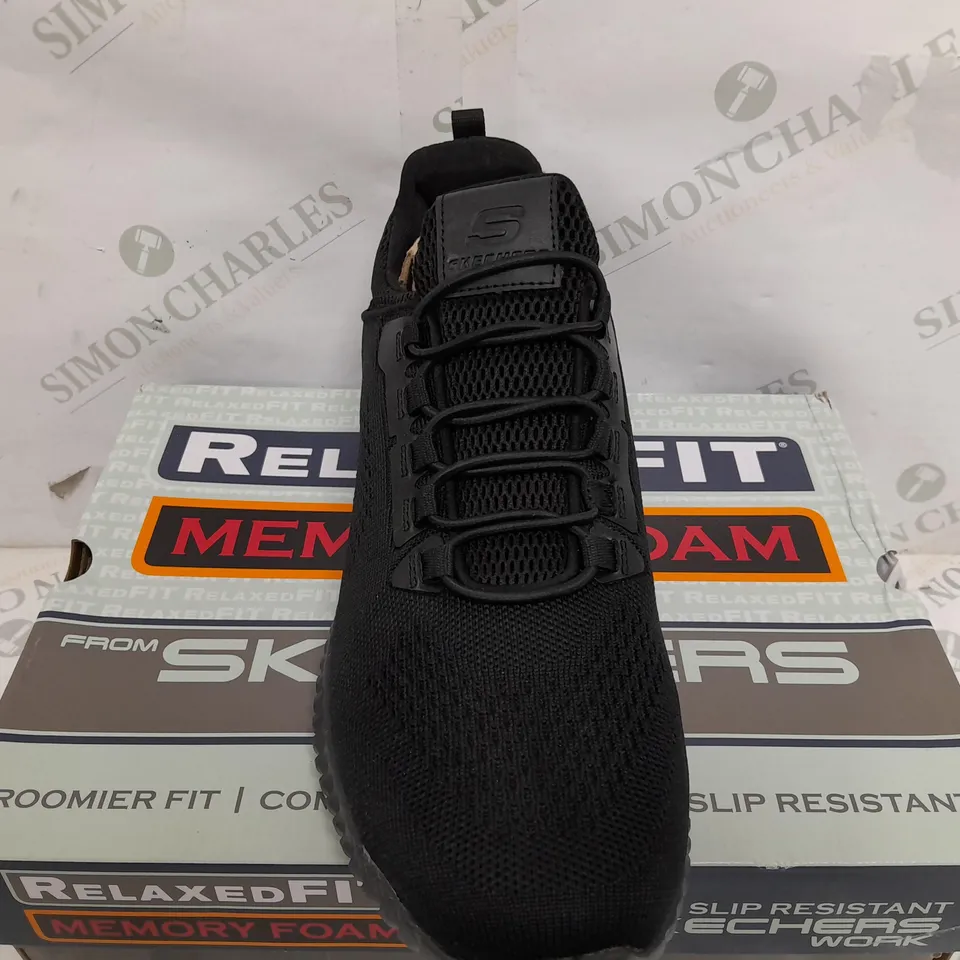 BOXED PAIR OF SKECHERS WORK SLIP RESISTANT TRAINERS IN BLACK - UK 10.5