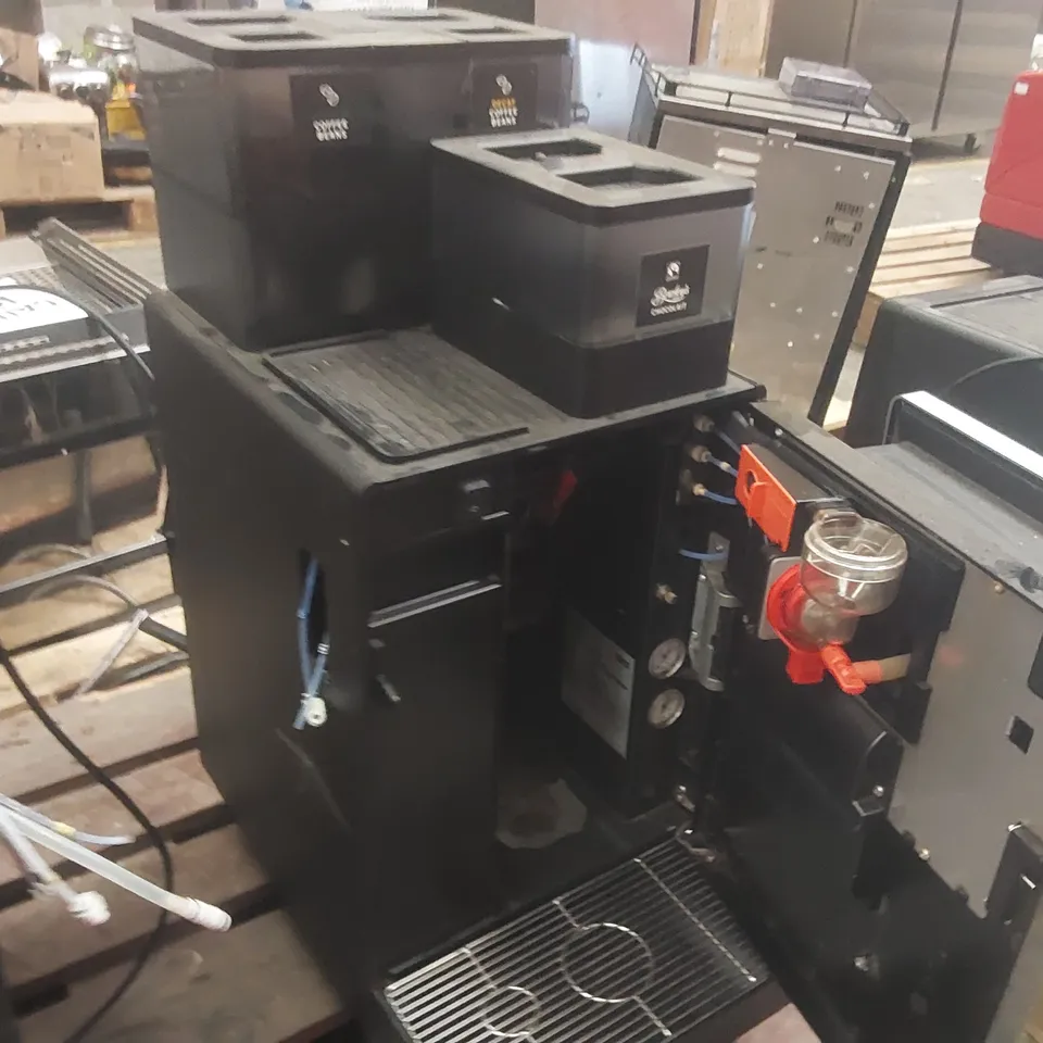 FRANKE A600 COMMERCIAL COFFEE MACHINE WITH MILK CHILLER
