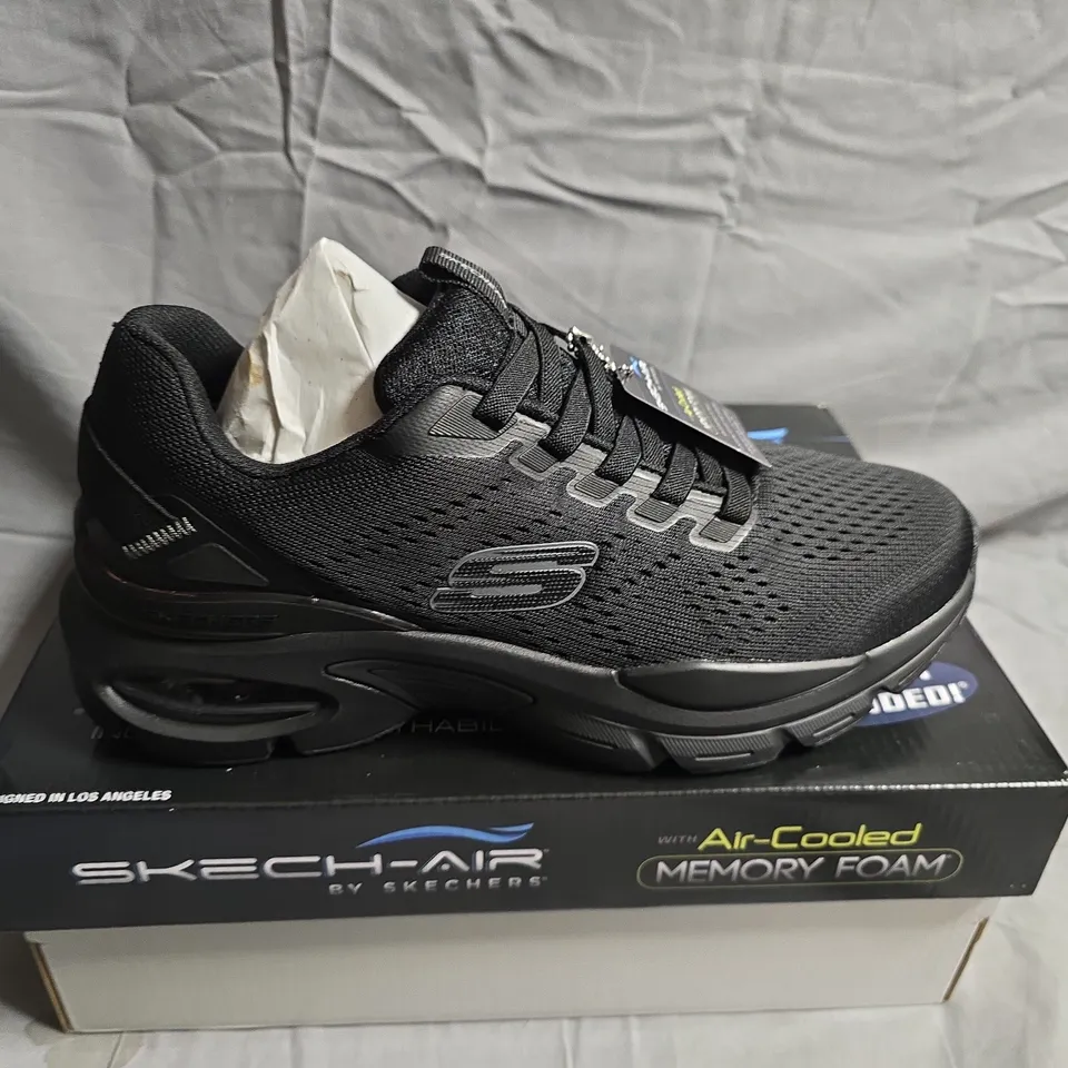 BOXED PAIR OF SKECH-AIR BY SKECHERS MEN'S RUNNING SHOES – BLACK, MEMORY FOAM - UK SIZE 6.5