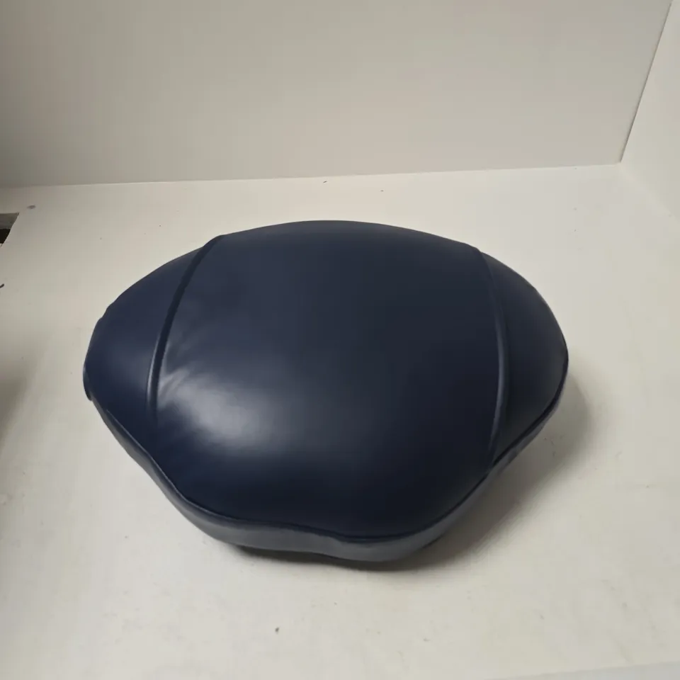 LIVMORE CLOUD PILLOW – NAVY