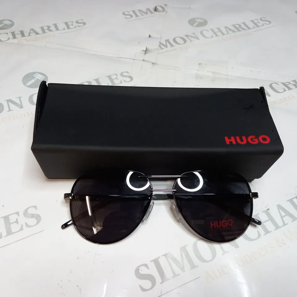 BOXED HUGO BOSS SUNGLASSES