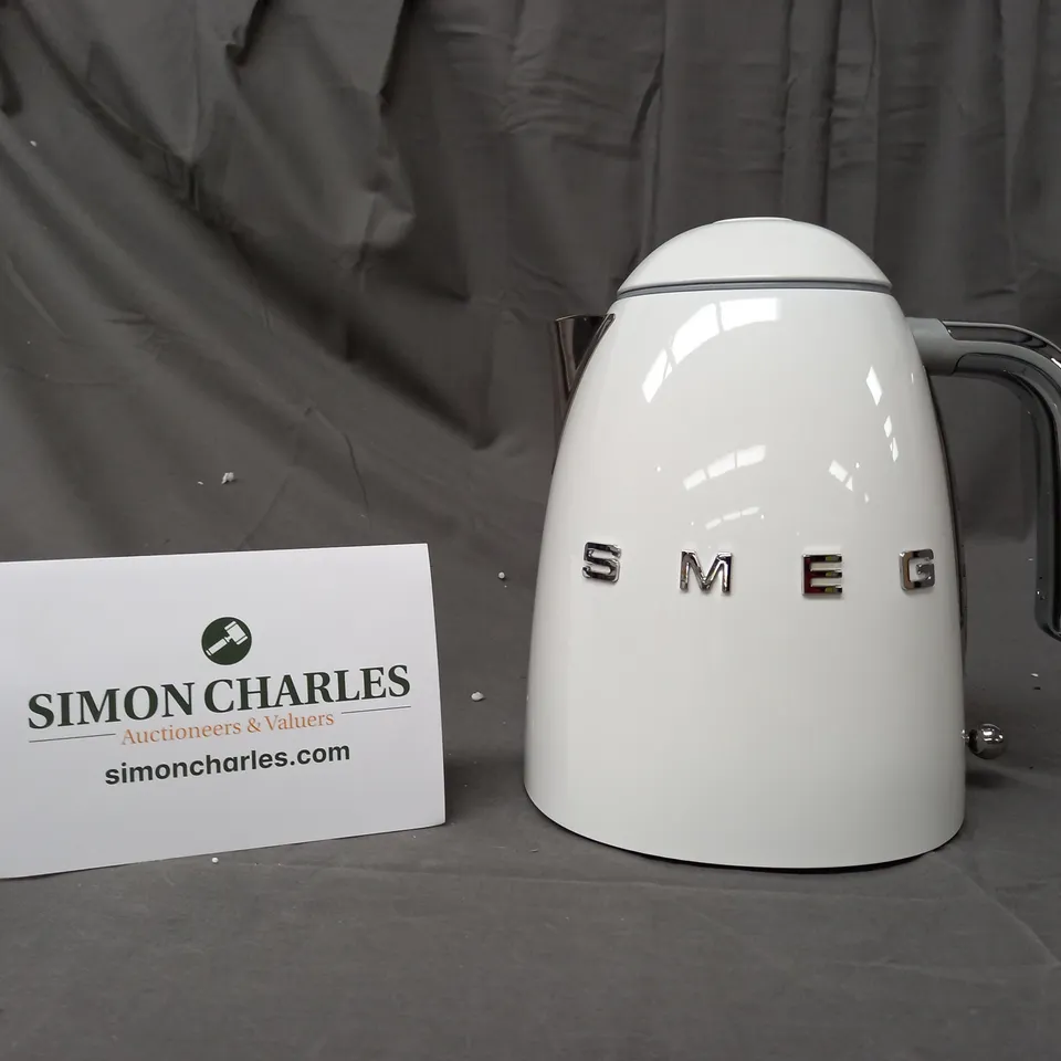BOXED SMEG KETTLE KLF03WHUK IN WHITE RRP £129.99