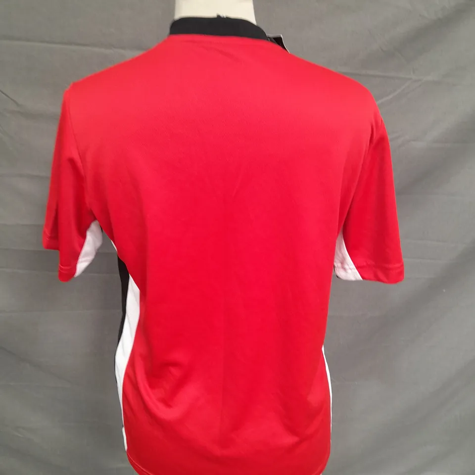 APPROXIMATELY 6 ERREA STYLE FOOTBALL SHIRTS SIZE XS - IN RED