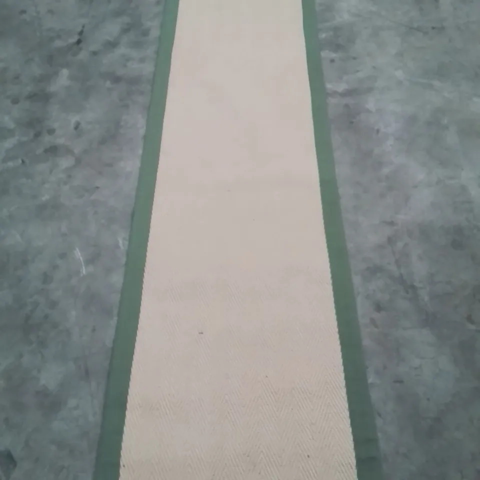 QUALITY DESIGNER AREA RUG - APPROXIMATELY 230X60CM