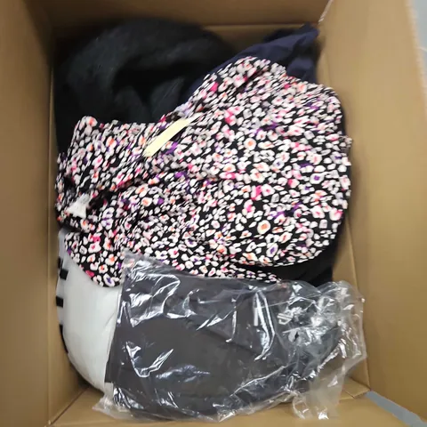 LARGE BOX OF APPROXIMATELY 20 ASSORTED CLOTHING ITEMS IN VARIOUS SIZES, STYLES AND COLOUR