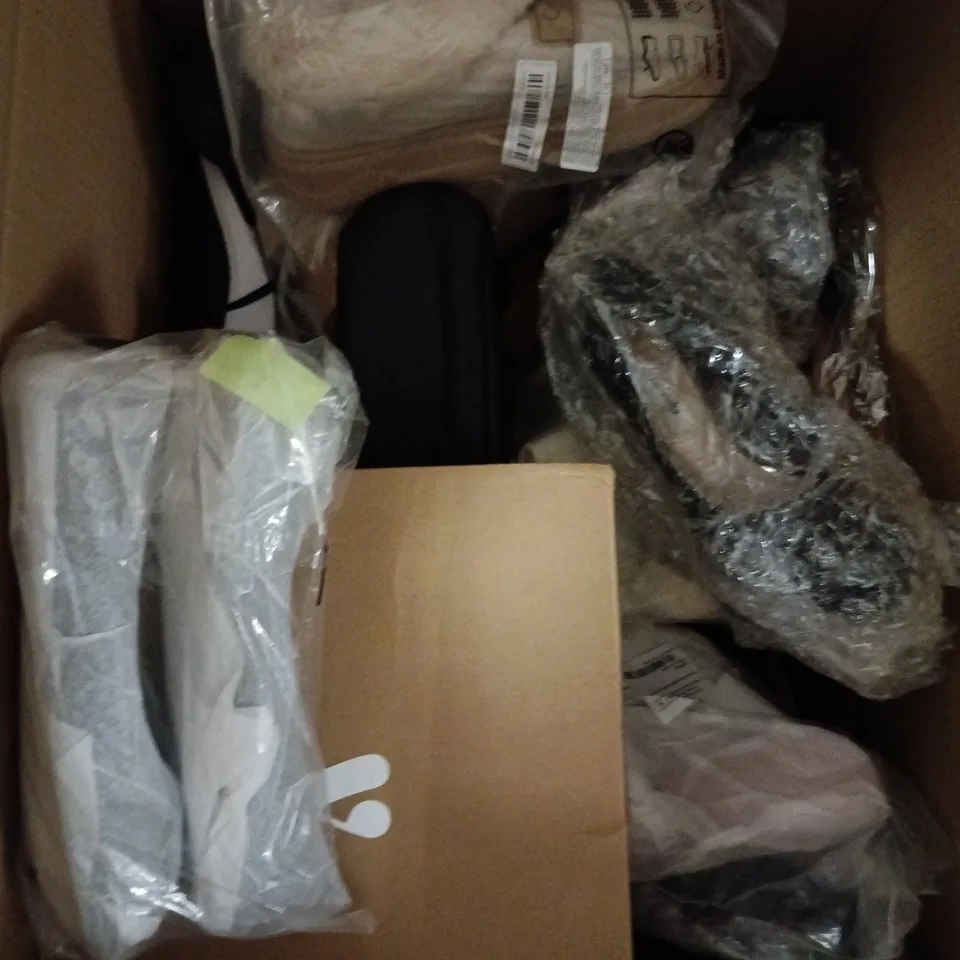 APPROXIMATELY 10 ASSORTED PAIRS OF FOOTWEAR PRODUCTS IN VARIOUS STYLES & SIZES 