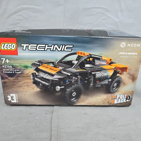 LEGO TECHNIC - NEOM MCLAREN EXTREME E TEAM - 42166
