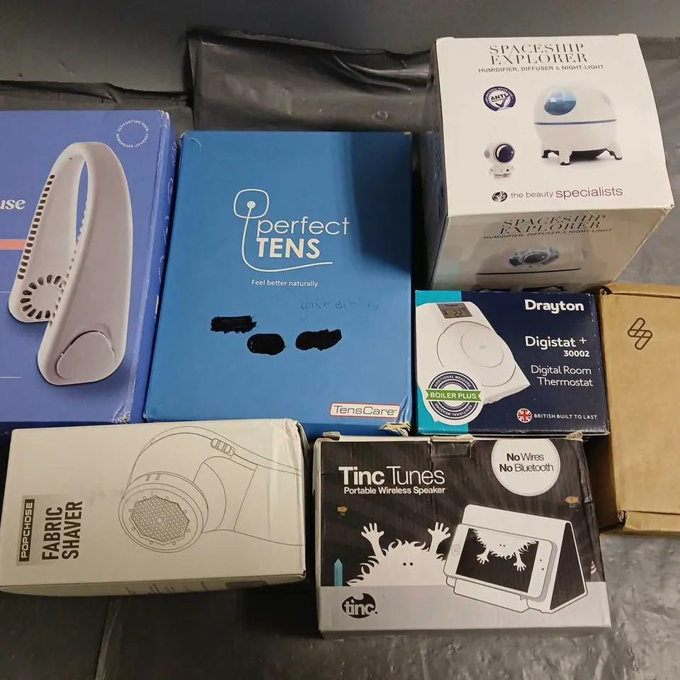 LOT OF 7 ASSORTED ITEMS TO INCLUDE DIGITAL ROOM THERMOSTAT, WIRELESS SPEAKER AND NECK FAN