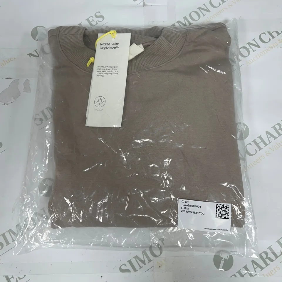 H&M DRYMOVE CREW NECK SWEATER IN TAUPE SIZE MEDIUM