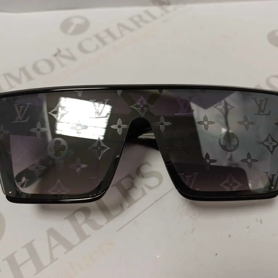 LV Z1065 BLACK SUNGLASSES 