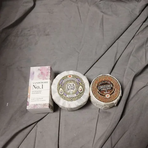 APPROXIMATEY 20 ASSORTED HEALTH AND BEAUTY PRODUCTS TO INCLUDE - VANDOROHE NO.1 FOAK SOAP AND FOLK SOAK CONDITIONER.