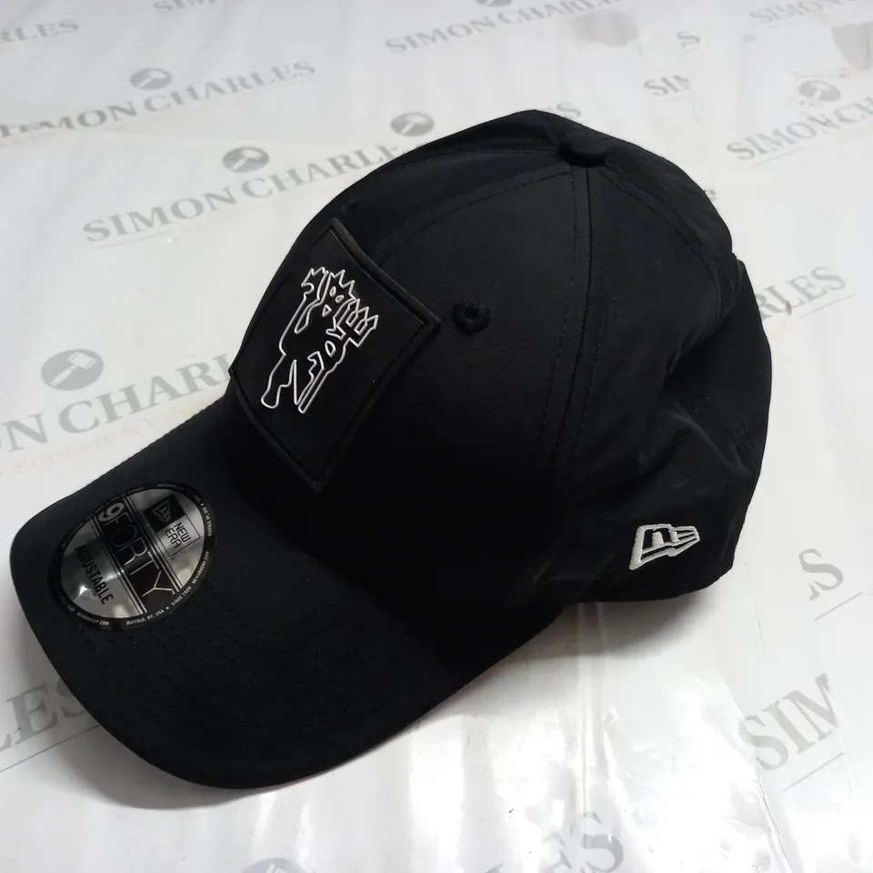 MANCHESTER UNITED NEW ERA ZEBRA VISOR CAP