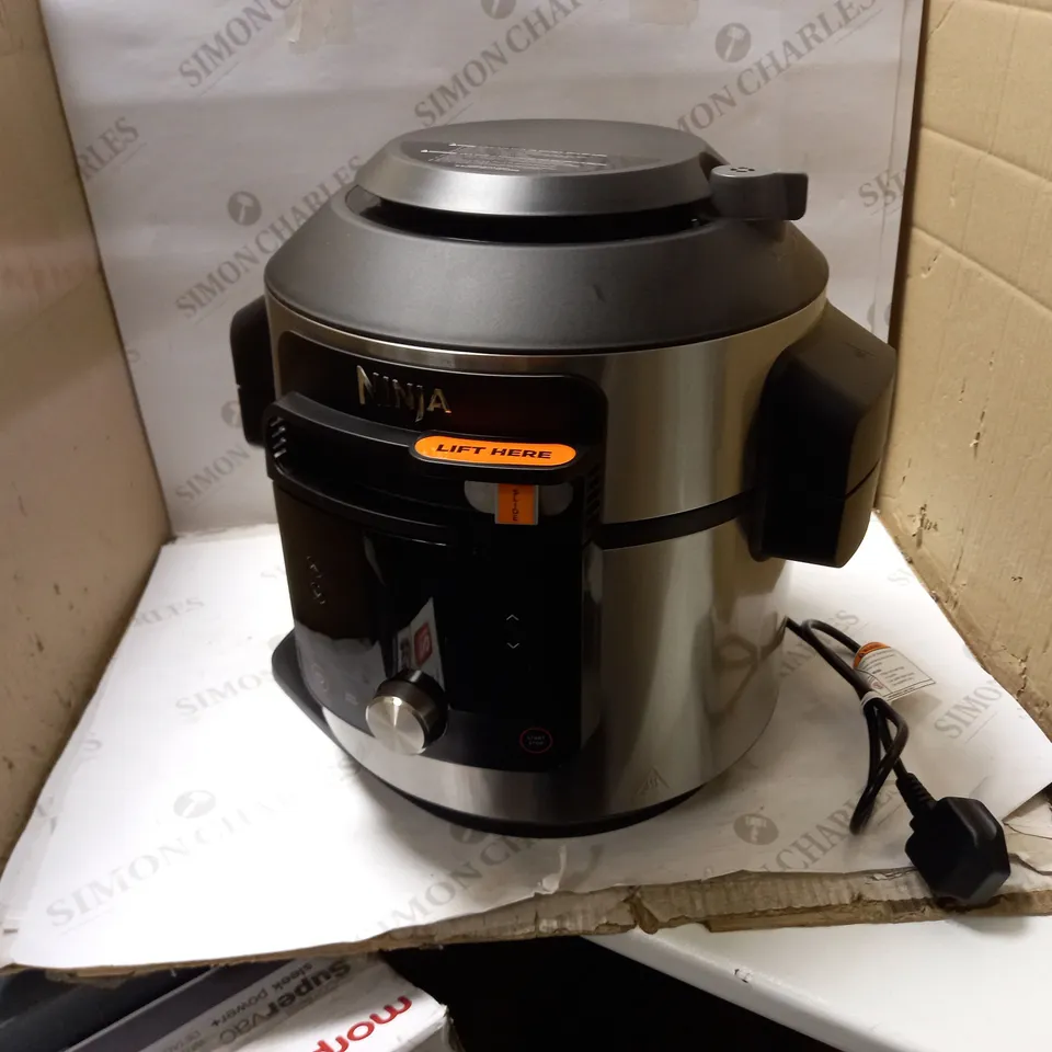 NINJA FOODI MAX SMARTLID MULTI-COOKER 