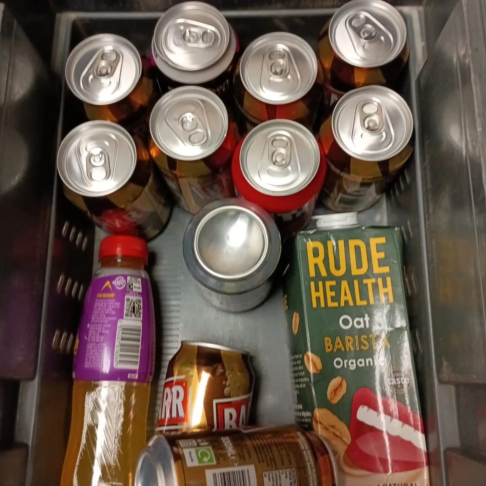 APPROXIMATELY 15 ASSORTED DRINKING PRODUCTS TO INCLUDE PEPSI MAX, LIPTON PEACH TEA, SHANDYADE ETC