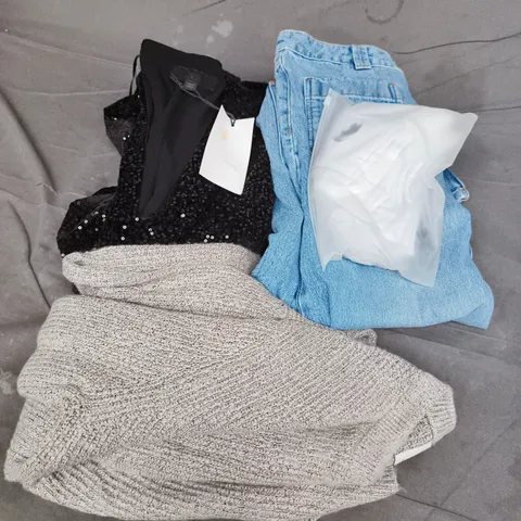 APPROXIMATELY 30 ASSORTED CLOTHING ITEMS IN VARIOUS SIZES, STYLES & COLOURS TO INCLUDE BRANDS SUCH AS ZARA, NEW LOOK, M&S, ETC - COLLECTION ONLY