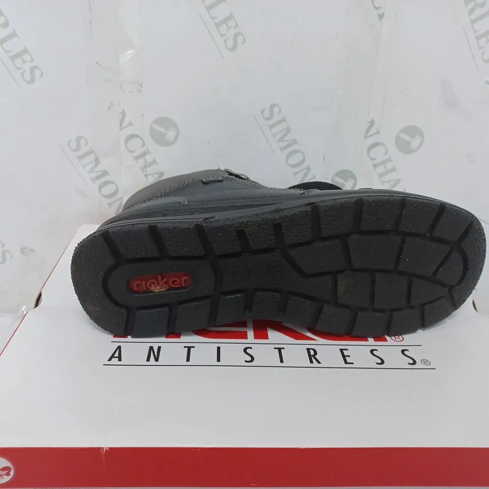 BOXED PAIR OF RIEKER WATER RESISTANT BOOTS IN BLACK SIZE 5