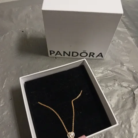 BOXED SPARKLING HEART COLLIER NECKLACE
