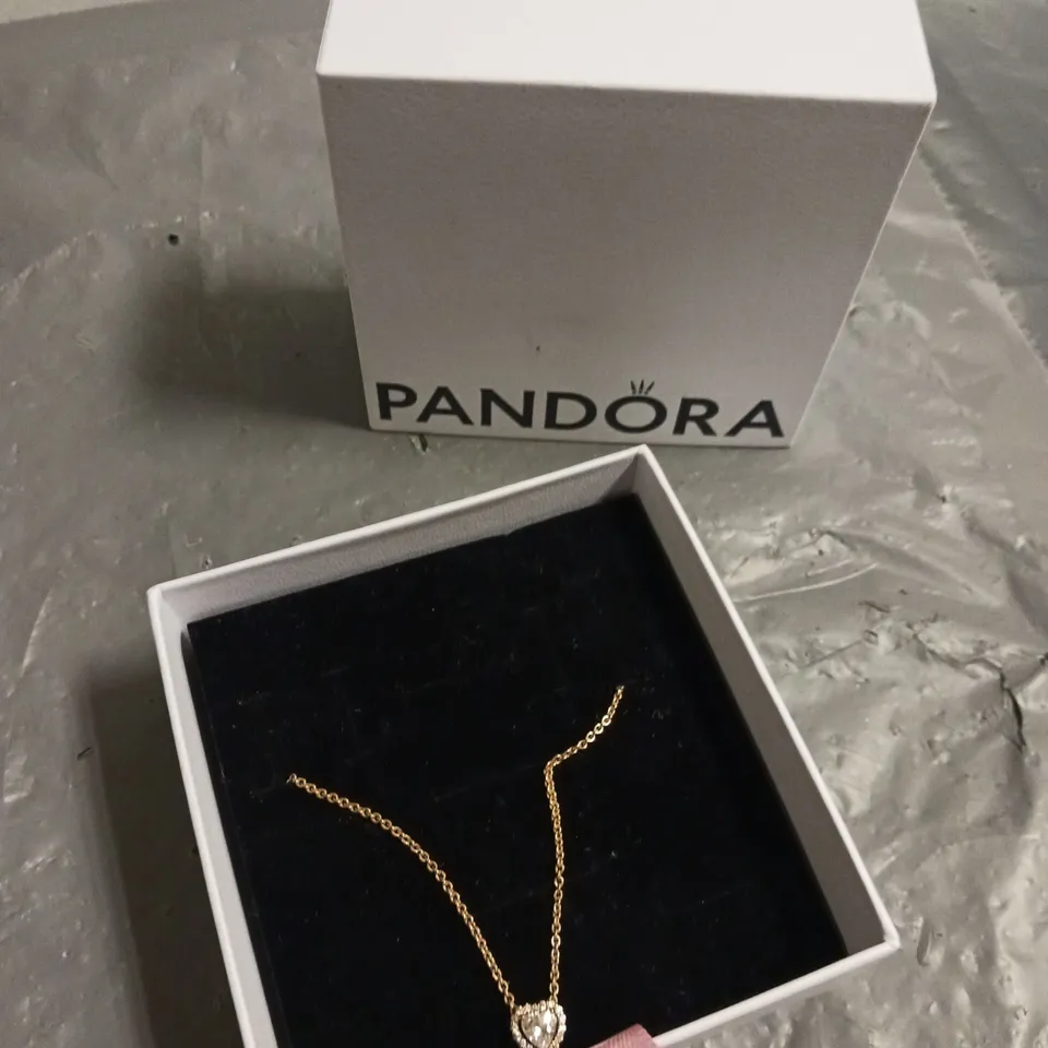 BOXED SPARKLING HEART COLLIER NECKLACE