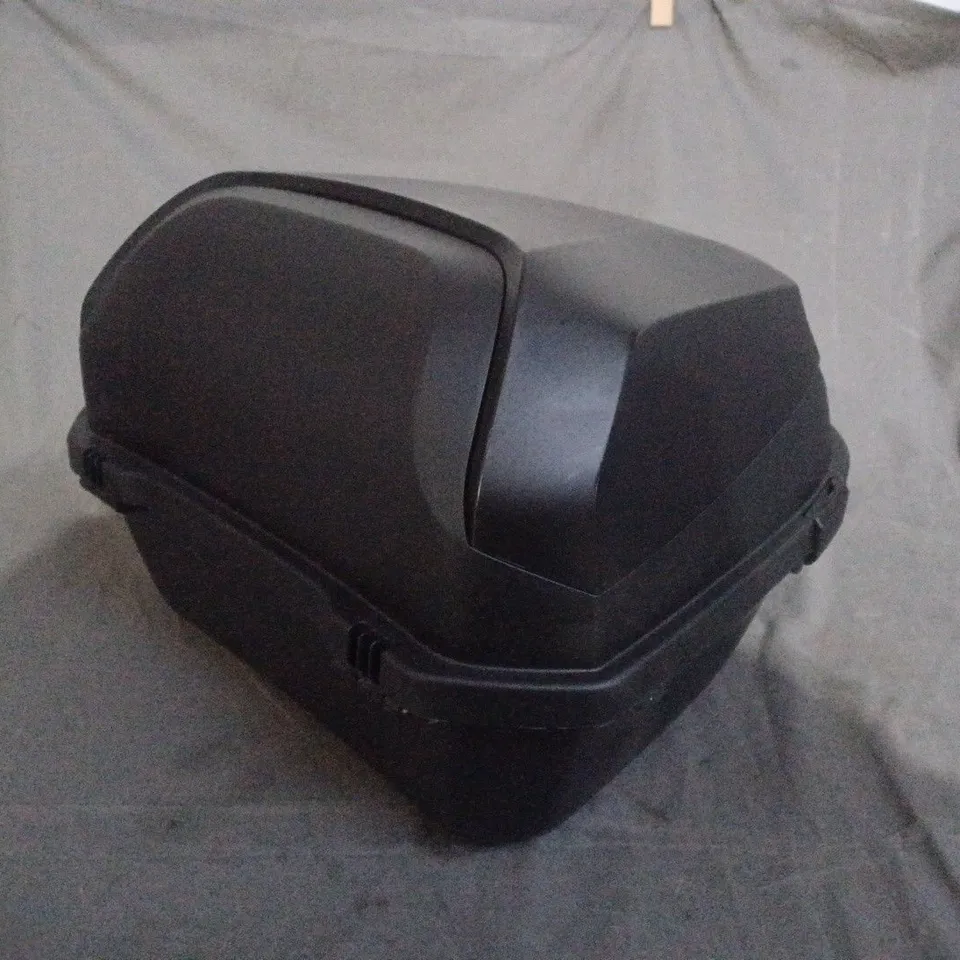 Motorcycle top case / luggage box – black hard-shell rear case