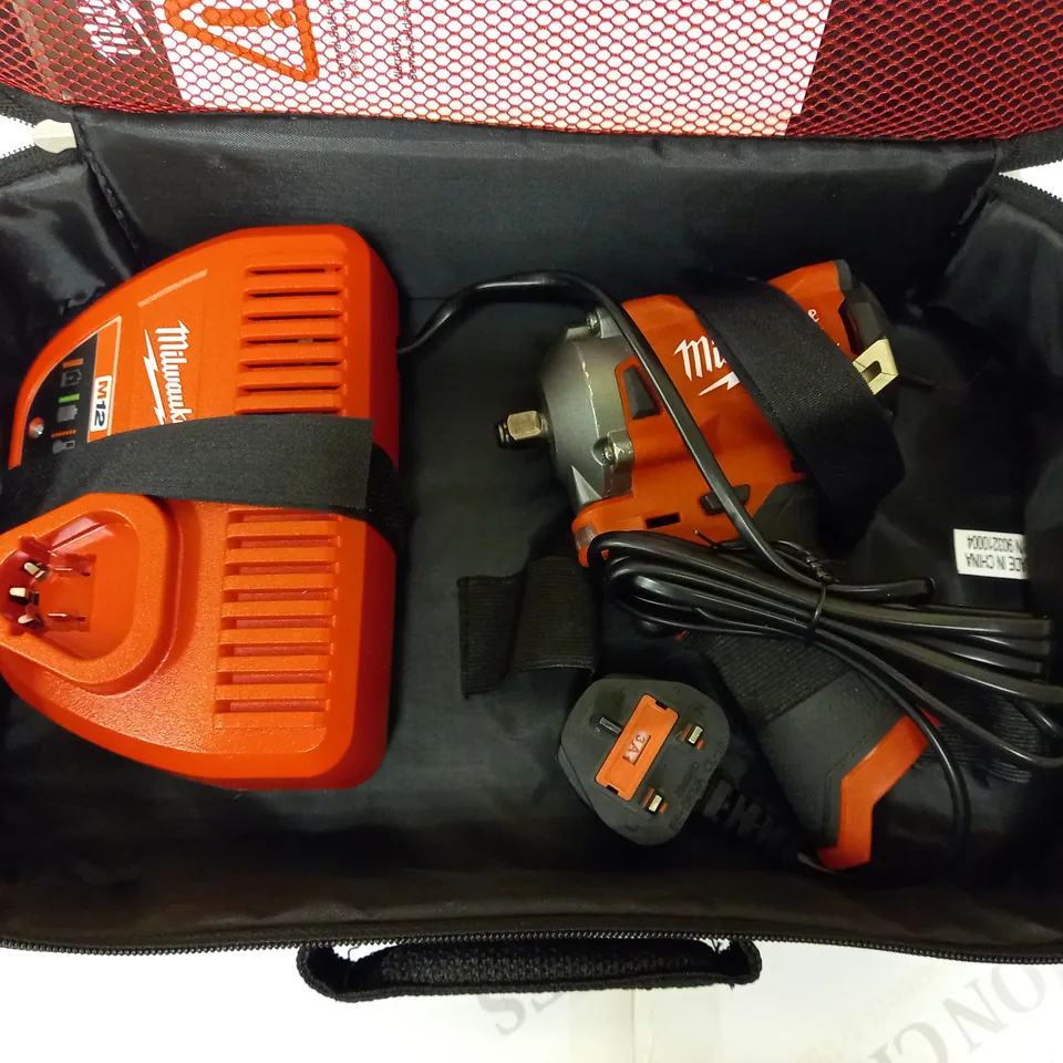 MILWAUKEE M12FIW38-202B 3/8" IMPACT WRENCH