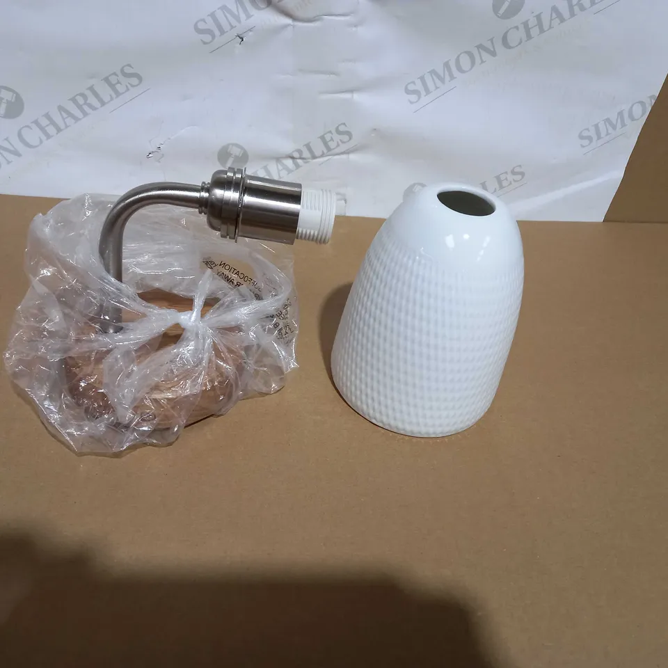FITCHAM SPOTLIGHT - TOGGLE SWITCH OAK PORCELAIN SHADE