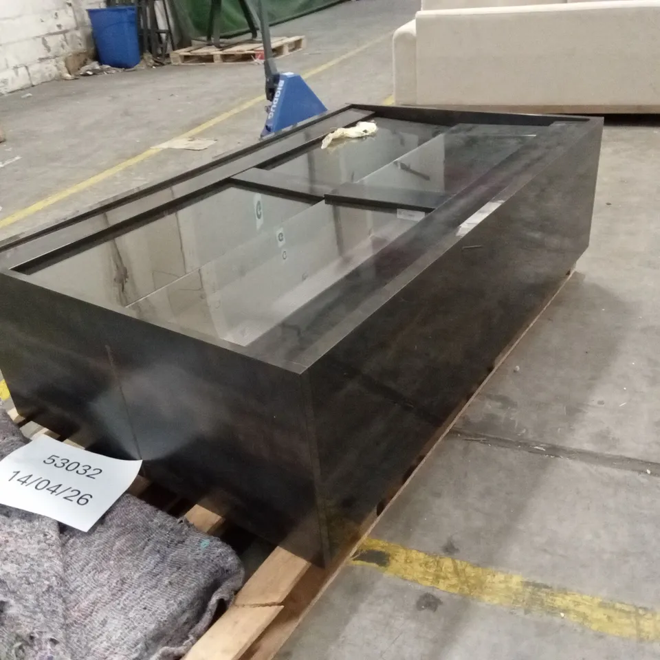 QUALITY DESIGNER DISPLAY CABINET