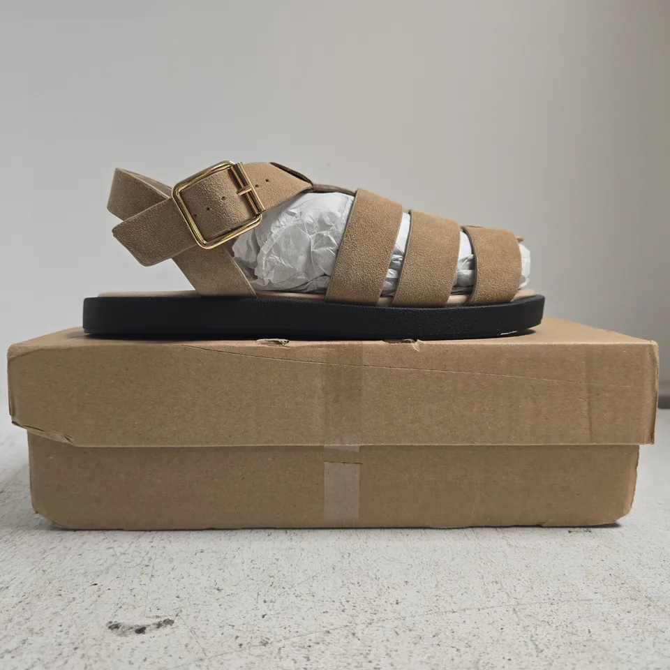 BOXED PAIR OF JD WILLIAMS OPEN TOE SANDALS IN LIGHT TAUPE SIZE 5