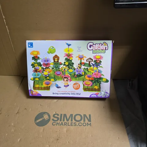 GARDEN BUILDING KIT – BOXED DIY GARDEN PLAY SET (AGES 3+) 