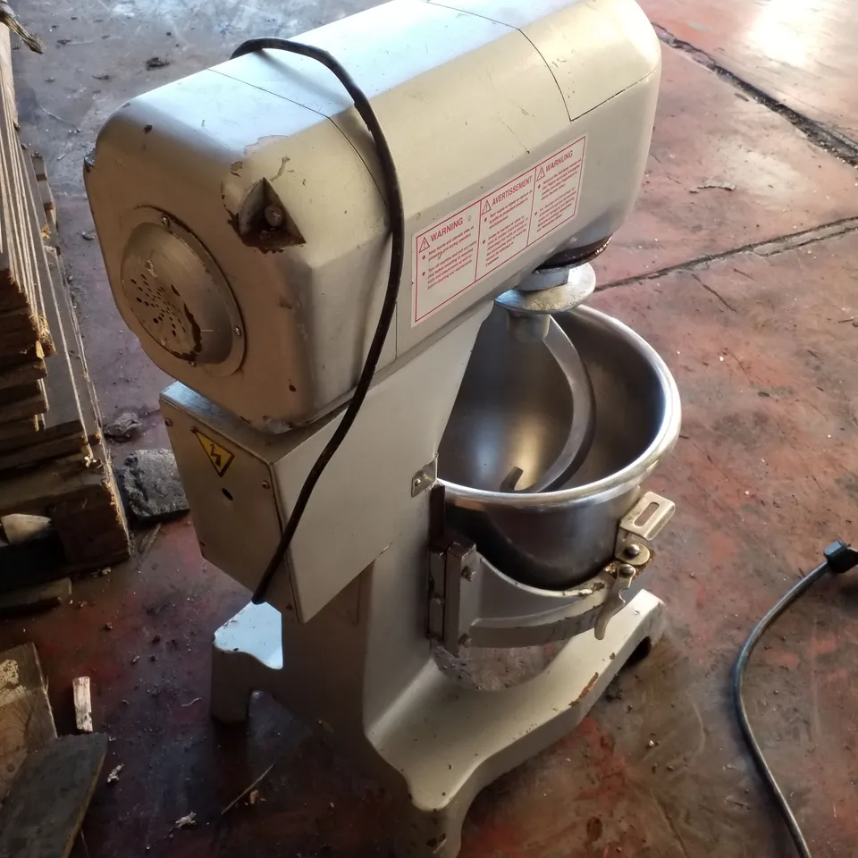 BUFFALO CD606 20 LITRE PLANETARY MIXER 