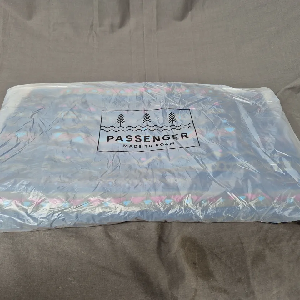 BAGGED PASSENGER FLEECE JACKET SIZE UNSPECIFIED