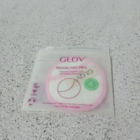BOX OF APPROXIMATELY 300 X GLOV MOON PAD PRO 