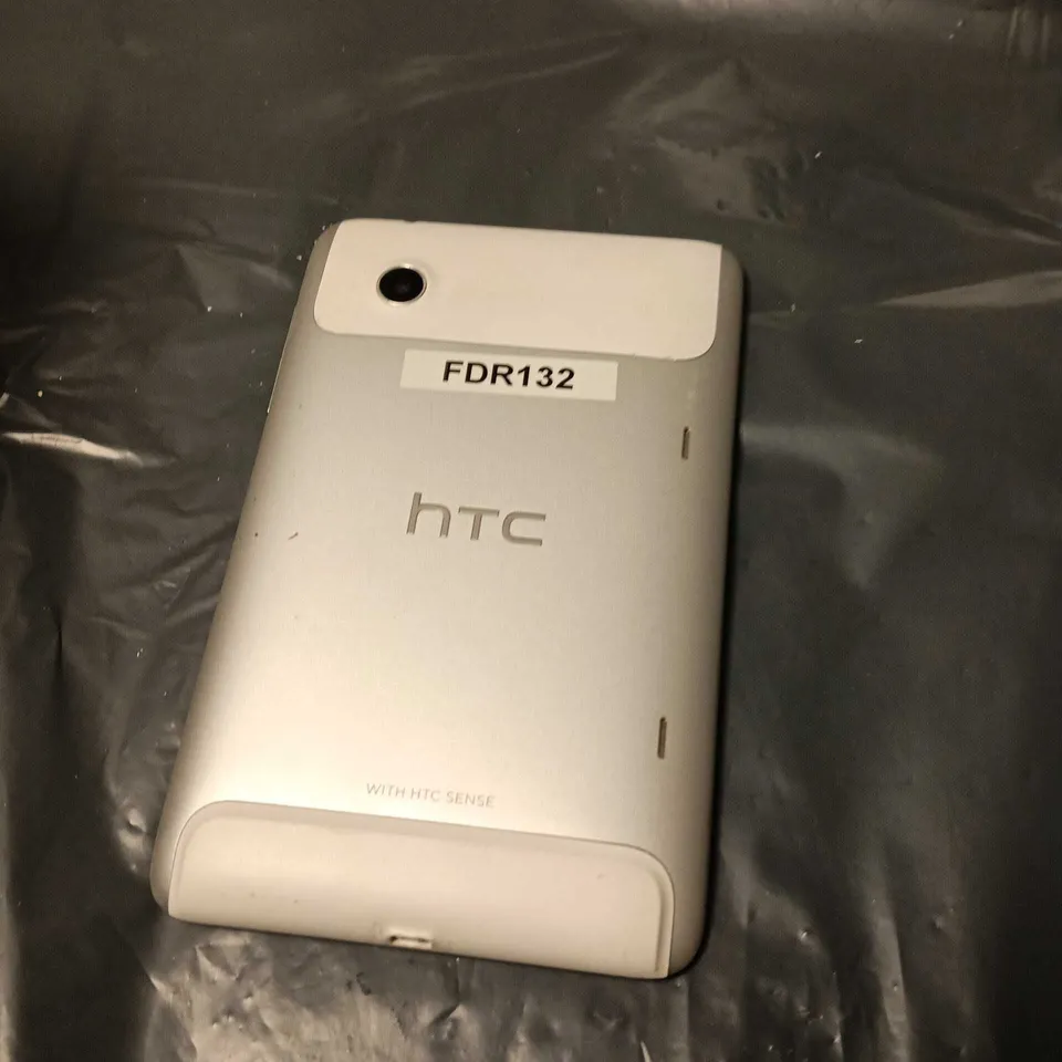 HTC TABLET  – SILVER BACK WITH WHITE CAMERA MODULE 