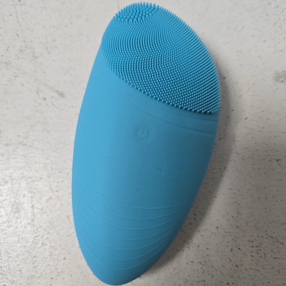 TILI FACIAL CLEANSING BRUSH 