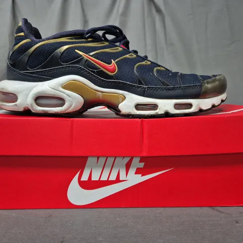 BOXED PAIR OF NIKE AIR TN SHOES IN NAVY/GOLD/RED UK SIZE 9.5